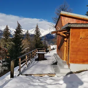 https://petit-chalet-atypique-au-pied-des-pistes.hotels-rhonealpes.com
